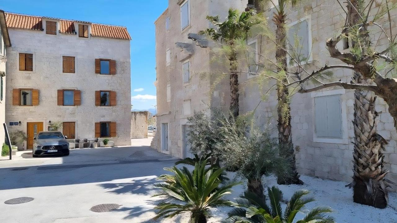 Rotondo * Kastela